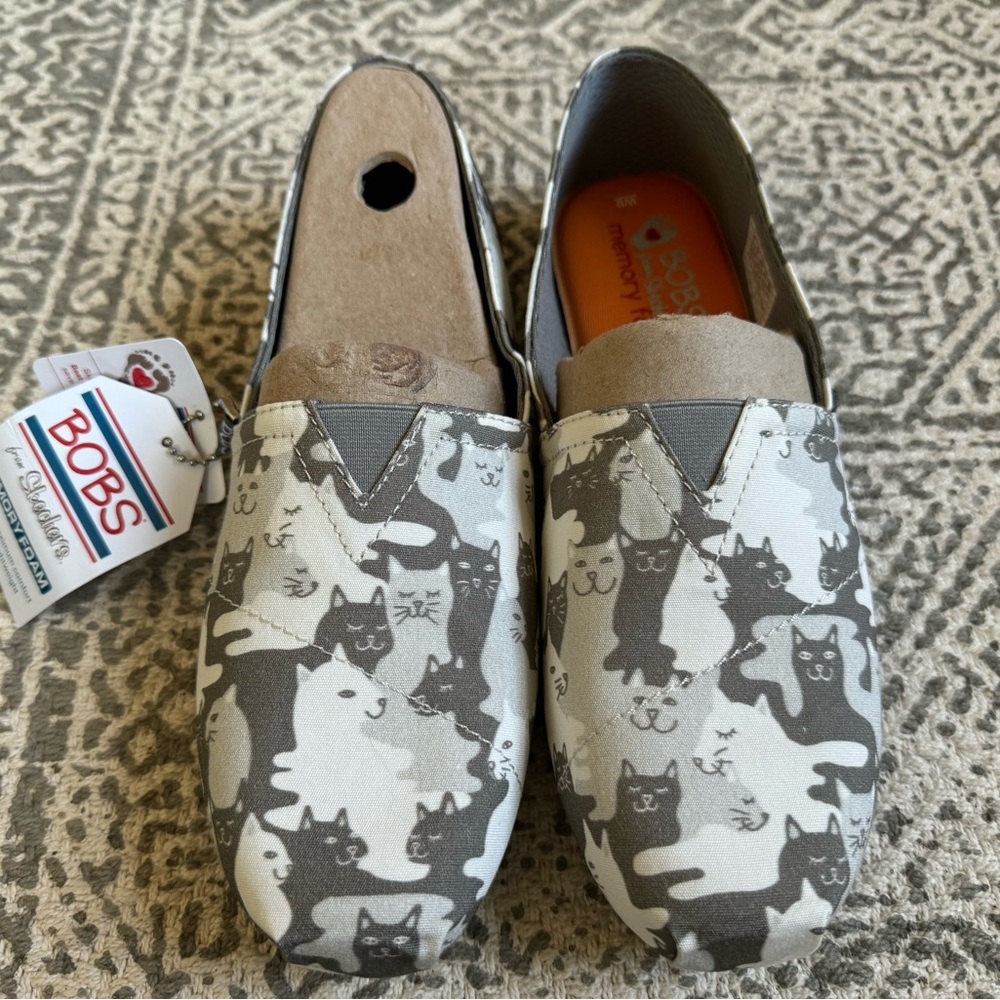 BOBS x Petco Memory Foam Sketchers with cats 🐱🐈🐈‍⬛